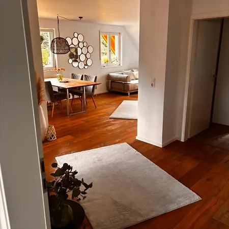 Moderne Im Mit Rundumblick Ins Gruene Apartment *